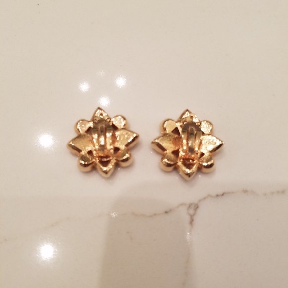 S.A.L.O purple/clear crystal gold tone earrings - Picture 2 of 11